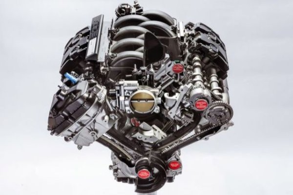 Класическа атмосферна лудост, която дори не си прави труда да върши нещо преди 4000 оборота в минута. За щастие след тази точка й остават още 4250 до предела на възможностите й.
