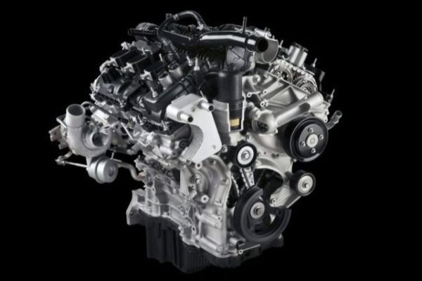 Доста гъвкав и икономичен (по американските представи) мотор, който може еднакво добре да тегли каравана или да задвижва спортна кола. Но Ford не смята за нужно да го предлага на европейците.
