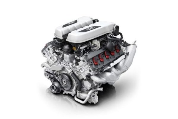 Ако го оставите да се развърти до 8800 оборота в минута, ще ви трябват нови тъпанчета. Шумът на този двигател кара останалите мотори да звучат като срам за вътрешното горене, казва Жако.
