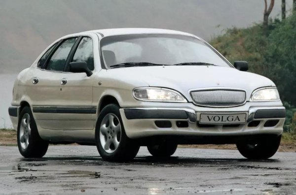 Волга 3103 и 3104, планирани за производство още през 80-те години на миналия век, все пак са проектирани и сглобени, но на автомобилното изложение в Москва през 1998-ма са показани само като изложбени модели без особена надежда за пускане в серия. А ето че, Волга ГАЗ-3111, която е представена по същото време, с дизайн, който ясно напомня за легендарната ГАЗ 21, в крайна сметка стига до автосалоните.
