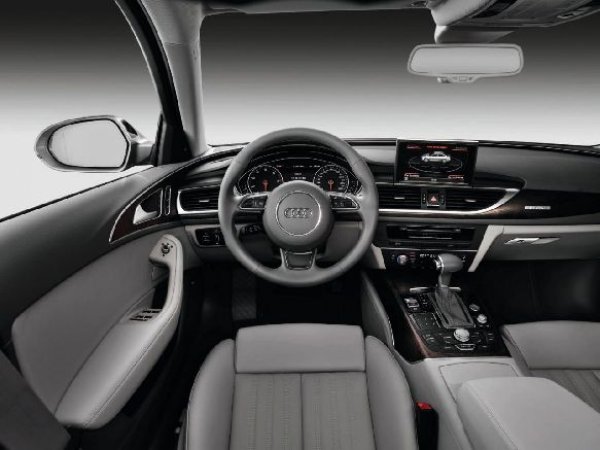 Audi A6, модел 2011 година