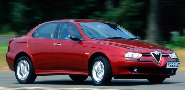 Ето един хубав италиански салон с прекрасни двигатели. Спецификацията съдържаше всички основни функции начело с контрола на климата. Този модел обаче никога не беше без проблеми. Помнят се дефектни маслени помпи, съмнителни сензори за въздушен поток и неизправности в скоростната кутия Selespeed. Иначе беше много стилен автомобил, различен от германските.