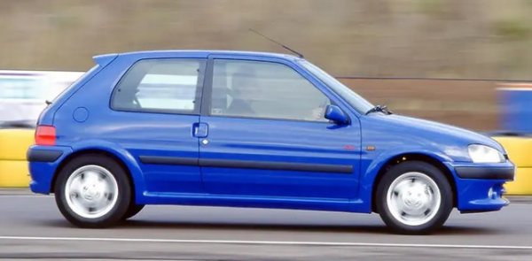 Французите са създали този пазар и това е един от най-добрите примери. Малък, лек и целенасочен. GTi все още е готин за разумни пари. Помислете и за XSi. Гамата е преработена от 1996 г. Този автомобил предлага страхотно управление, превключване на скоростите с много добро сцепление и прилични предни седалки.