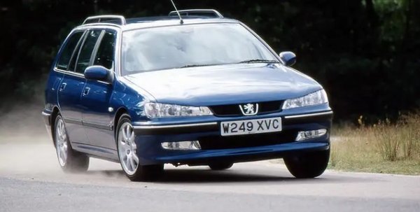 Страхотен автомобил, на който човек се наслаждава като на имот. Той е изключително удобен и вози страхотно. Има и огромна задна зона, когато задните седалки са сгънати. Двигателя - 1.9 турбо-дизелът е базов, но брилянтен и надежден. Иначе по-модерният 2.0 HDi дизел е отличен. Проблем може да са корозирали радиатори, ръждясали спирачни дискове и износени втулки на окачването.