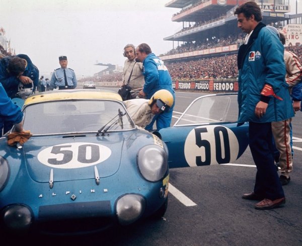 110 години Renault