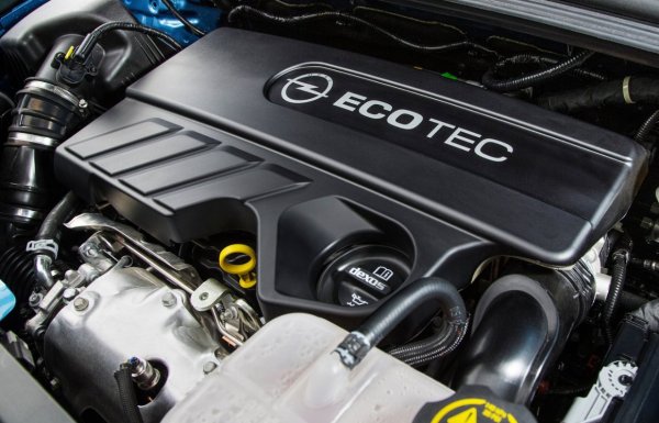 Още по-добър избор е 1.4 Turbo, чиято версия с 140 к.с. Opel дори предлагаше с фабрична газова система, точно както при Astra. Просто трябва да се различи по-новата версия с 120 к.с., с издръжлива ръчна скоростна кутия и предно задвижване, от по-старата 140 к.с., която използва скоростна кутия M32, известна с проблеми с лагерите. Разходът на бензиновия 1.4 Turbo реално е 8.5-9.5 л/100 км.