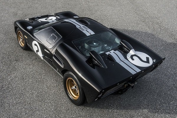 Юбилейна реплика на Ford GT40 MKII
