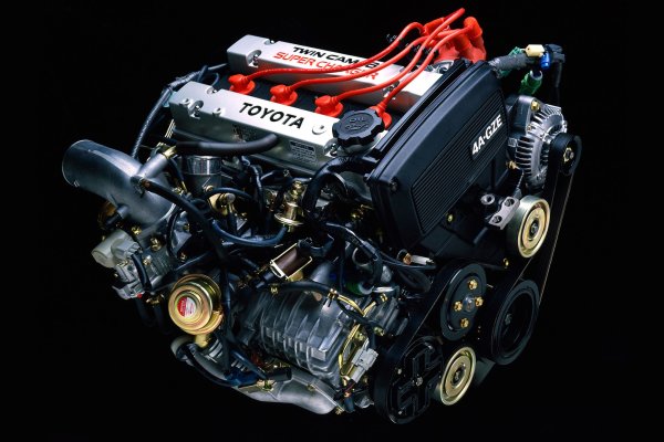 Печели и приза „Вносна кола на годината“ от Motor Trend, а австралийците от Wheels я обявяват за своя любима спортна кола.