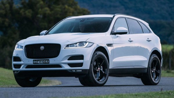 Малко преди да пусне F-Pace, британската компания се осмели да постави задвижване на четирите колела на някои свои седани. В крайна сметка обаче дългата пауза се отрази и SUV-моделите бяха приети добре от клиентите на марката.