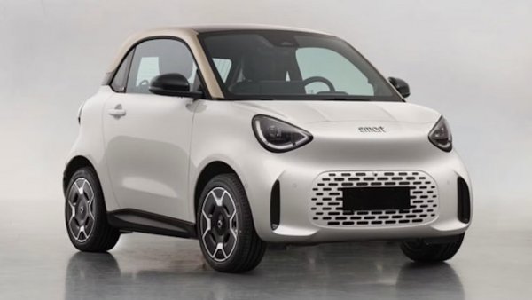 Миниатюрният Smart ForTwo си спечели своите верни фенове в Европа, които сега с любопитство ще научат, че моделът получава ново поколение, вече под шапката на Geely. Той няма да се нарича ForTwo, а Smart #2. 

