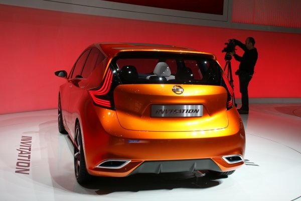 Женева 2012 / Nissan Invitation Concept