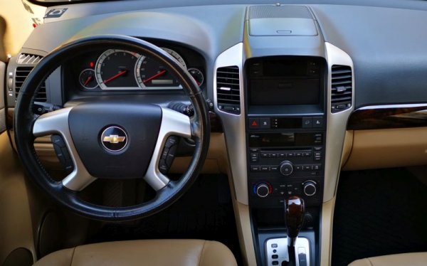 Най-досадното е, че ядовете с тази кутия не зависят от маниера на шофиране - и при по-спокойни шофьори тя прави същите проблеми. 
Първите признаци, че не всичко е наред, могат да се появят още след около 30 000 км пробег. Драмата идва най-вече от ненадеждните соленоиди, които управляват работната течност под налягане. Нерядко се срещат и повреди в хидроблока. 
