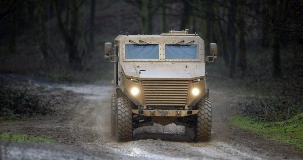 Foxhound - английска военна машина, създадена с помощта на McLaren и BMW