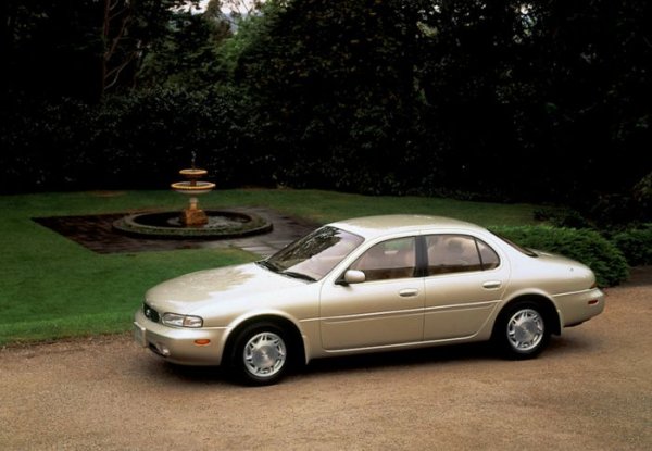 Всички познават Nissan Leopard. Първото, второто и четвъртото му поколение са доста популярни за времето си модели. А третото? То е наречено J.Ferie и се произвежда от 1992 до 1997 г. За своя клас автомобилът бе произведен в оскъдните 7300 бройки. Повечето от тях отидоха на американския пазар.
