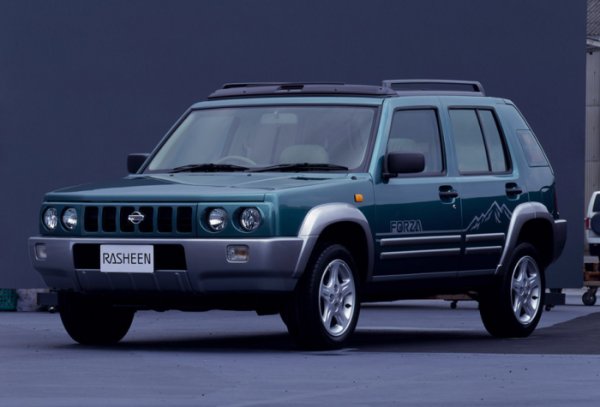 Всеки знае за популярния модел Nissan X-Trail. Но може би на малцина е известно, че предшественик и идеен вдъхновител на кросоувъра е Nissan Rasheen. Този модел се поизвежда в периода 1994-2000 г.
