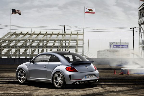 Лос Анджелис 2011 - Volkswagen Beetle R