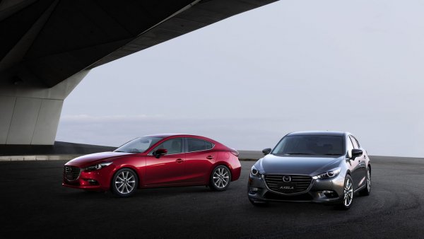 Обновената Mazda3 (Axela) за пазара на Япония