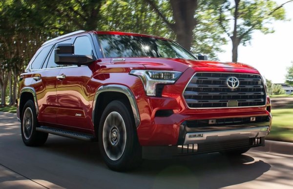 Всъдеходът Toyota Sequoia е дълъг 5286 мм, което го поставя сред най-големите автомобили в своя клас. Оборудван е с хибриден 3,5-литров V6 двигател с двоен турбокомпресор, който е в състояние да развие мощност от 437 к.с. Съчетава се с 10-степенна автоматична скоростна кутия.

Пътният просвет от 240 мм и задвижването на всички колела ви позволяват да изпълнявате задачи извън пътя, а комфортният интериор с три реда седалки може лесно да побере осем пътника. Последният ред, предназначен най-вече за деца, е малко тесен. Задвижването може да бъде задно или на всички колела. Моделът съмсеме не е икономичен - харчи до 25 литра гориво на 100 км.