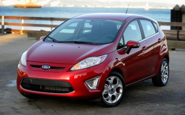 Ford Fiesta вероятно ще се превърне в истинска яма за пари при покупка на модели от 2011 до 2014 г. Тези моделни години са сочени като най-лоши по отношение на представянето в своя сегмент.

Проблемите чието отстраняване ще струва сериозна сума, включват лоша трансмисия, слабата каросерия, която бързо се износва, и аудиосистемата, за която е известно, че се поврежда много по-бързо, отколкото трябва.
