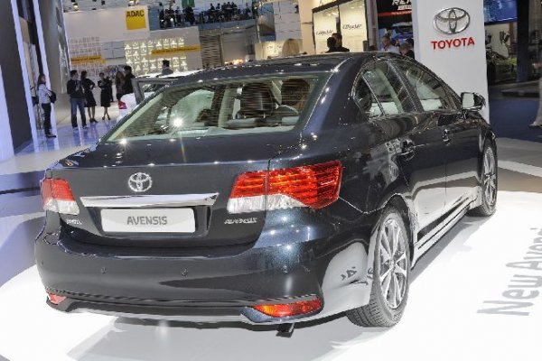     Франкфурт 2011 - обновената Toyota Avensis