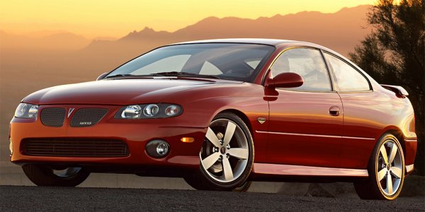 Появата на серийната версия обаче се превърна в пълно разочарования, тъй като получи зализан и беззъб дизайн в стила на най-скучните седани от това време. Нямаше дори и минимална препратка към богатото минало на популярната американска марка.