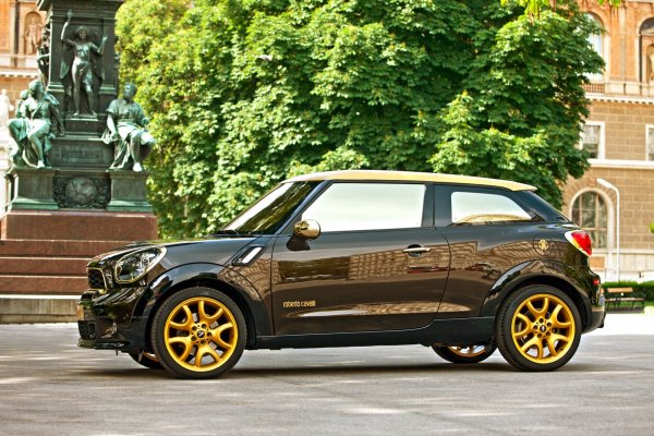 MINI Paceman by Roberto Cavalli