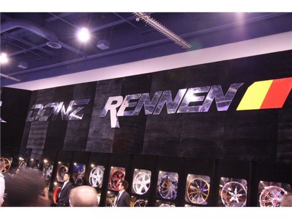 Donz Rennen Wheels и Maserati GranTurismo на тунинговото изложение SEMA 2008
