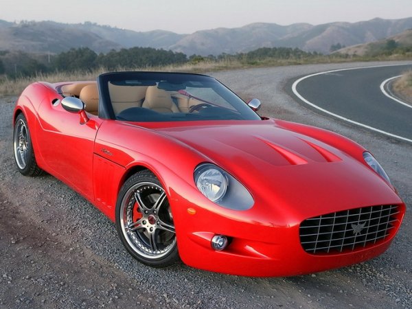 Двуместният Roadster се произвежда в лимитирана серия