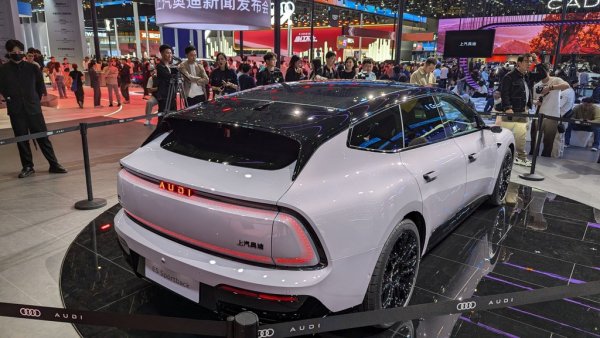 E5 ще се появи на китайския пазар вероятно наесен, произвеждано от джойнт-венчъра на VW и SAIC. Предвиждат се няколко степени на мощност - от 295 до цели 776 конски сили. Архитектурата е 800-волтова. 
