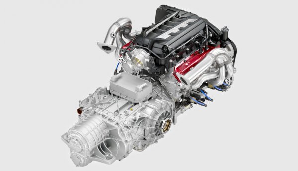 Новият Chevrolet Corvette Stingray разчита на двигател V8 6.2 LT2 с мощност 502 к.с. и 637 Нм в предлагана като опция изпускателна система performance. Моторът е основно преработен в сравнение с предишното поколение на модела - от газоразпределителната система до системата за смазване със сух картер.
