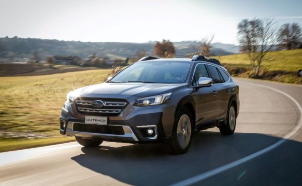 Класическият представител на Subaru в D-сегмента е Legacy, което обаче отдавна не се предлага в България. Базираното върху него комби Outback е пласирало 32 автомобила през 2021. 
