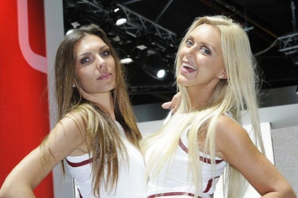 Момичетата на автосалон Франкфурт 2011