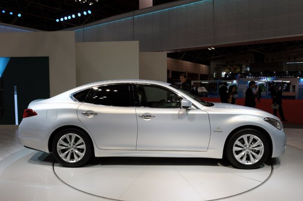 Nissan Fuga Hybrid / Токио 2009