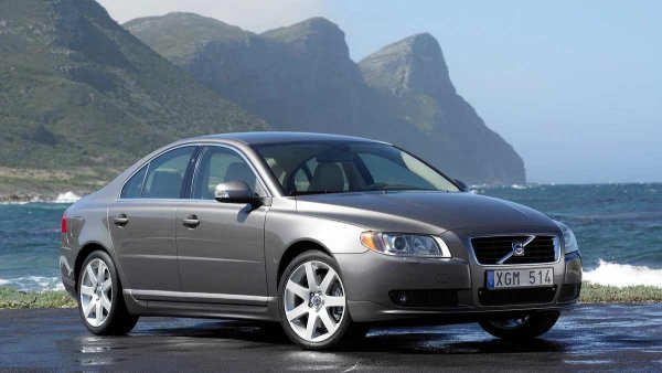 Години на производство: 2006-2016; среден пробег преди сериозен ремонт - 170 000 км

Второто поколение на S80 е автомобил, проектиран за суровите скандинавски условия, където електрическите повреди при минусови температури са просто неприемливи. Следователно, неговите системи са прости и надеждни: сериозни повреди в окабеляването, управляващите блокове или захранването са рядкост.

Има обаче някои нюанси, които е добре да се знаят. Ключалките на вратите, модулът за блокирането на кормилната колона и ключът за запалване при версиите без безключов достъп изискват внимание.
