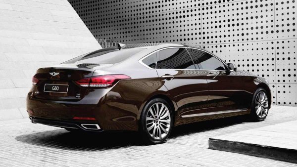 Дори в сравнение с немските си конкуренти, G80 приятно изненадва с надеждността на електрониката си. Многобройните опции, като електрически и вентилирани седалки, врати с плавно затваряне и задни сенници, не показват почти никакви усложнения с течение на времето. Всичко това функционира надеждно дори в автомобили с пробег над 180 000 км.

Не са съобщавани хронични проблеми с други компоненти, като например електромеханичната ръчна спирачка и електрическото сервоуправление. Дреболии, които могат да възникнат, са с мултимедийната система или сензорите за налягане в гумите, но дори и те са рядкост. Единственият нюанс е цената на ремонтите: повечето компоненти трябва да са оригинални, което прави поддръжката доста скъпа.
