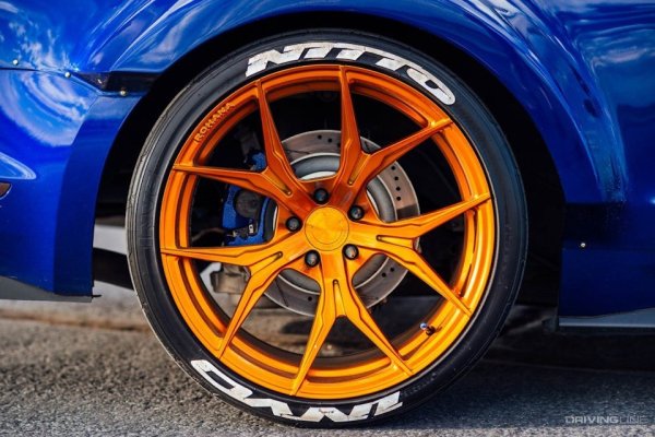 Този мит съществува от 50-те години на миналия век, но съвременните експерти твърдят, че перфорираните спирачни дискове не подобряват, а по-скоро отслабват охладителната система. В случая просто се премахва метал от нормален радиатор и затова такива дискове са склонни към напукване и се повреждат по-бързо.