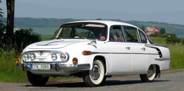 Представената за първи път през 1955 година и произвеждана в Чехия е един от символите на висок статус в страните зад Желязната завеса. Този автомобил е достъпен само за комунистическите служители на високо ниво