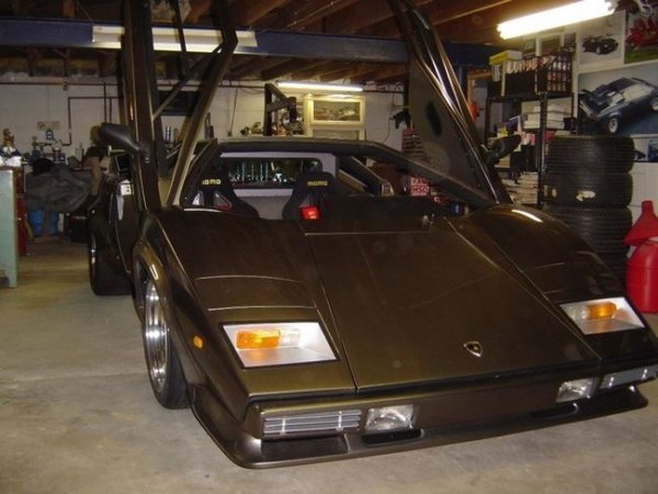 "Гаражно" Lamborghini Countach