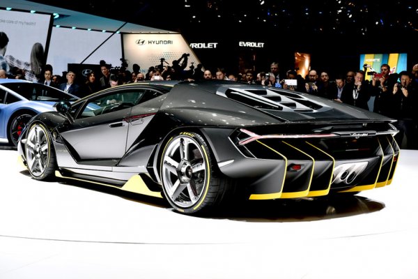 Lamborghini Centenario LP770-4