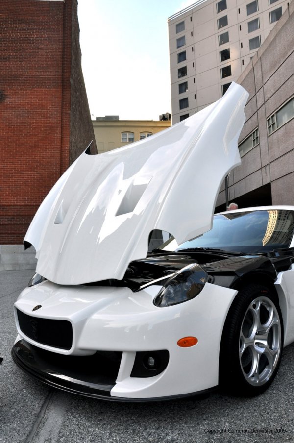 SV 9 Competizione - Италианско-американска кола, базирана на Corvette C6 LS3