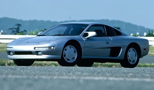 В началото на 80-те години на миналия век Nissan започва да разработва спортен автомобил със среден двигател, който може да се конкурира с базови предложения от Porsche и Ferrari. Проектът дава прототип, наречен MID4, който прави своя публичен дебют на автомобилното изложение във Франкфурт през 1985.

Задвижван от 3,0-литров атмосферен VG30DE V6, прототипът предизвика доста вълнение, но Nissan избира да не го пуска в серийно производство. Въпреки това проектът продължава и на автомобилното изложение в Токио през 1987 японският производител представя нов прототип, наречен MID4-II.