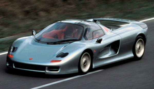 Представеният през 1989 година Jiotto Caspita е вторият опит на Dome да създаде японски суперавтомобил. Плод на въображението на президента на Wacoal - Йошиката Цукамото, и на шефа на Dome - Минору Хаяши, суперавтомобилът има за цел да пренесе технологията на Формула 1 по обществените пътища.

Изградена около усъвършенствано монококово шаси, Caspita разполага със система за окачване с тласкач, тясно свързана с тази на автомобилите от F1, но по-впечатляващото е, че се задвижва от истински двигател на F1. Първоначално силовият агрегат е 3,5-литров, 12-цилиндров боксер, разработен от Motori Moderni за неуспешното начинание на Subaru във Формула 1.