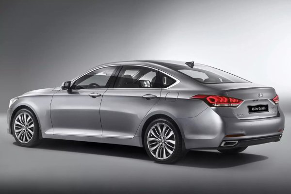 Трябва да се каже, че окончателният Genesis се оказа доста добър на пътя - но вместо да продължи „хибридното“ взаимодействие с изпълнител на трета страна, ръководството на Hyundai в крайна сметка просто привлече Алберт Бирман от подразделението BMW M.
