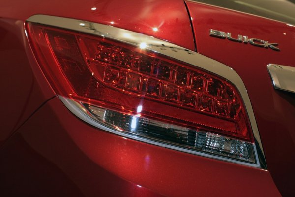 Кадри от премиерата на Buick LaCrosse в Детройт 