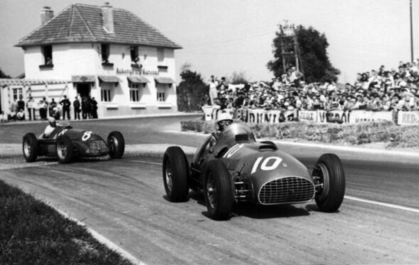 На 53 години, 0 месеца и 22 дни, в Гран при на Франция през 1951. 
Звездата на Луиджи Фаджоли, "обирджията от Абруцо", изгря още през 20-те години. Победата му във Франция е единствената му във Формула 1, но ако сметнем участията в Гран при и преди основаването на световния шампионат, Фаджоли има удивителна успеваемост: той е стъпвал на подиума във всяко състезание, в което е участвал, с изключение на Монако през 1950, когато масово сблъскване на седем коли на старта го принуди да се откаже. 
Монако му донесе още по-лош късмет през 1952, когато в тренировките Фаджоли катастрофира в тунела. Отначало нараняванията му изглеждаха леки, но след няколко дни състоянието му рязко се влоши и три седмици по-късно той почина в болницата. 
