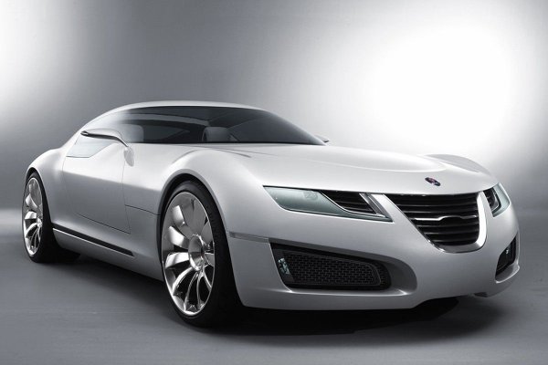 Saab каза, че Aero X черпи вдъхновение от историята на компанията в самолетната индустрия - това е отразено в необичайния сенник на пилотската кабина, който се издига докрай, за да пуска пътниците да влизат и излизат. Звучи грандиозно, но подобен ход може да създаде проблеми при паркиране под нисък навес.

Декларираната мощност на двутурбинния двигател, работещ на биоетанол, е 400 к.с., а техниките за проектиране намекват за възможен бъдещ език на марката. За съжаление не беше възможно това да се реализира в серия - Saab просъществува по-малко от десет години след появата на Aero X.
