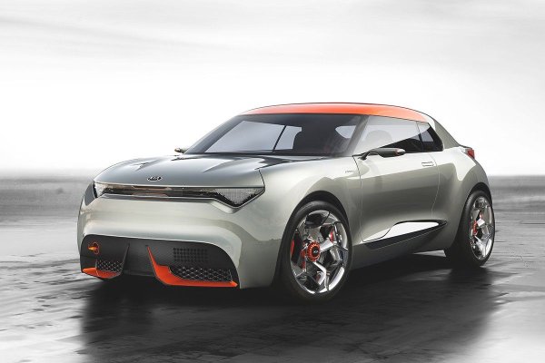 Kia позиционира Provo като спортен автомобил за обществени пътища - всъщност състезателен хечбек купе / кросоувър по дух. Под капака имаше доказан 1,6-литров турбо двигател, а електрическият мотор добави сцепление към задните колела, увеличавайки динамиката.

Provo вероятно щеше да бъде достатъчно бърз, за да привлече вниманието с външния си вид, но компанията имаше притеснения относно продажбата на автомобил с това име в Северна Ирландия. Това обаче изглежда като спорна и удобна причина за отхвърляне - Provo остана концепция и не влезе в поредицата.

