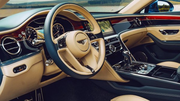 Продажбите са само с 4 по-малко от същия период на 2020. Новата версия с W12 двигател с туин турбо тръгва от 360 000 лева. 
