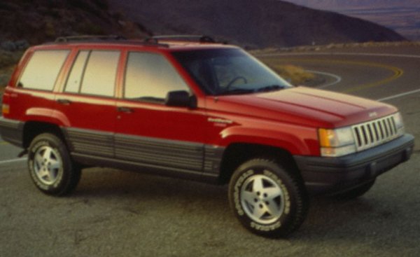 Най-голямото предимство на тази машина е, че е масова и твърде достъпна. Изключение са последните бройки от 1997-1998 с най-мощния V8, чиято цена постоянно расте. 
