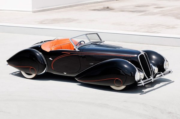 Говори се, че са произведени само 11 бройки от модела. Тази кола е поръчана от вносител от Алжир през март 1938 г., а през 1992 г. е открита на пункт за скрап. Каросерията като цяло е запазено, но има нужда от две реставрации.
